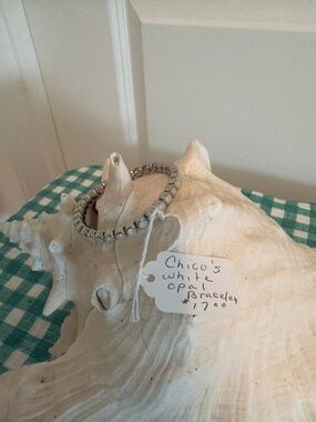 Chico’s faux opal stretch bracelet